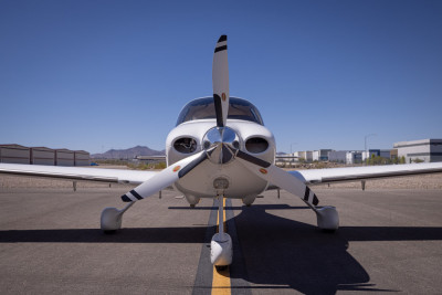 2004 Cirrus SR22 G2: 
