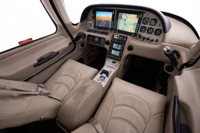 2004 Cirrus SR22 G2: 