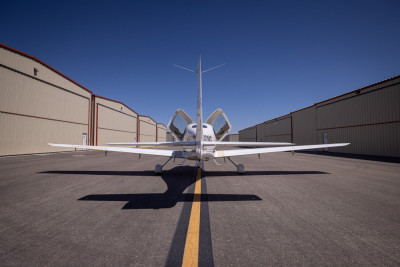 2004 Cirrus SR22 G2: 