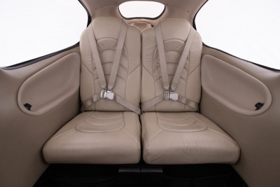 2004 Cirrus SR22 G2: 
