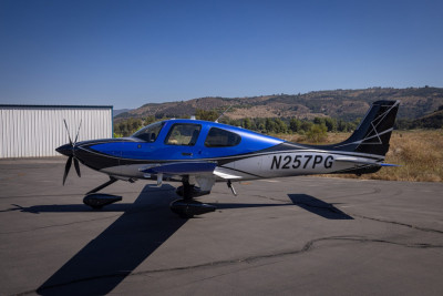 2021 Cirrus SR22T: 