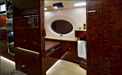 2017 Gulfstream G650ER: Forward lav