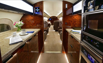2017 Gulfstream G650ER: Forward galley