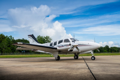 2001 Beechcraft Baron 58: 