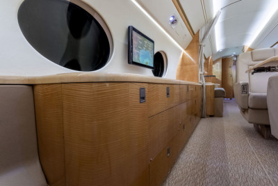 2003 Gulfstream G-V: 
