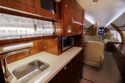 2010 Gulfstream G450: 