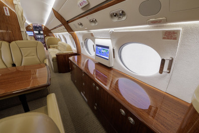 2010 Gulfstream G450: 