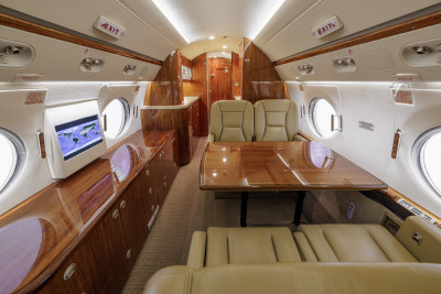 2010 Gulfstream G450: 
