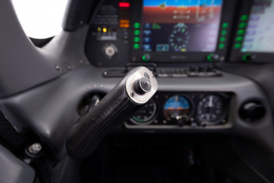 2005 Cirrus SR22 GTS: 
