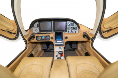 2005 Cirrus SR22 G2: 