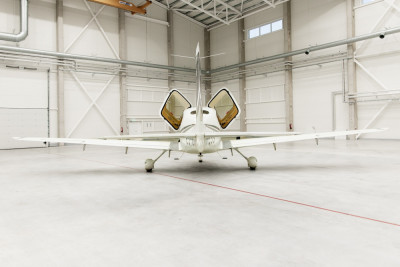 2005 Cirrus SR22 G2: 