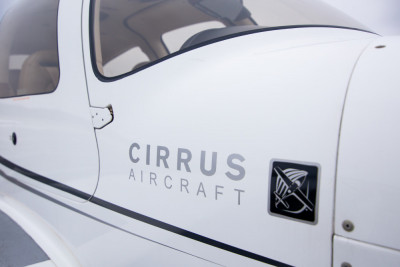 2005 Cirrus SR22 G2: 