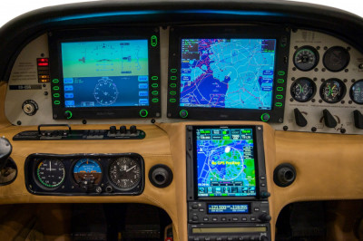 2005 Cirrus SR22 G2: 