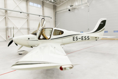 2005 Cirrus SR22 G2: 