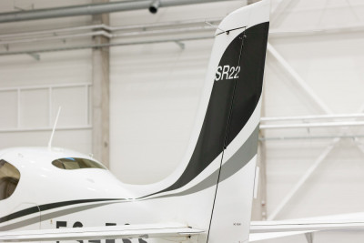2005 Cirrus SR22 G2: 