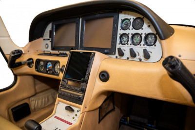 2005 Cirrus SR22 G2: 