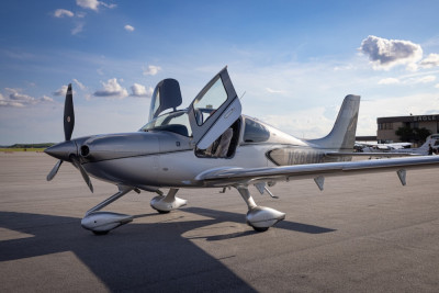 2021 Cirrus SR22 G6 GTS: 