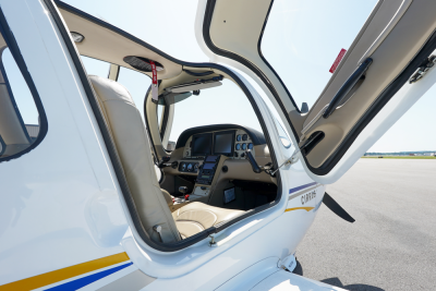 2005 Cirrus SR22 G2: 