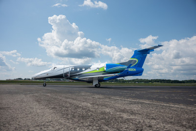 2017 Embraer Phenom 300: 