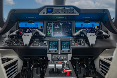 2017 Embraer Phenom 300: 