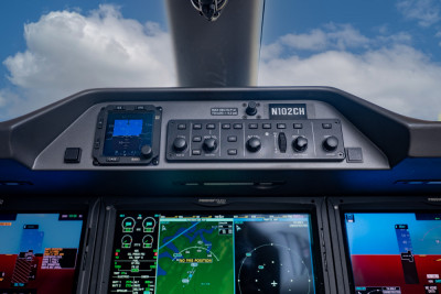 2017 Embraer Phenom 300: 