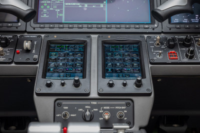 2017 Embraer Phenom 300: 