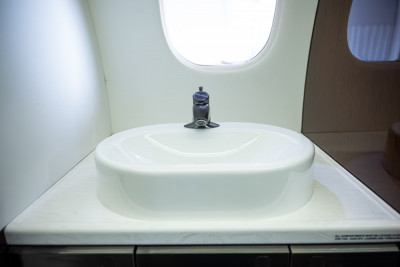 2017 Embraer Phenom 300: 