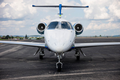 2017 Embraer Phenom 300: 