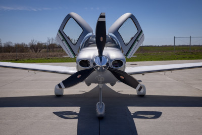 2013 Cirrus SR22T G5 GTS: 