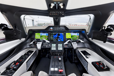 2021 Embraer Phenom 300E: 