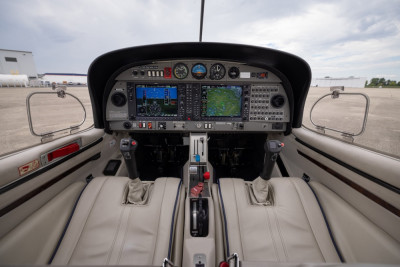 2011 Diamond DA-40XLS: 