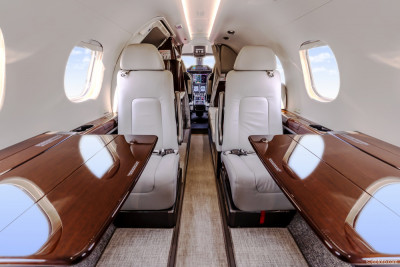 2017 Embraer Phenom 300: 