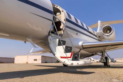 2017 Embraer Phenom 300: 