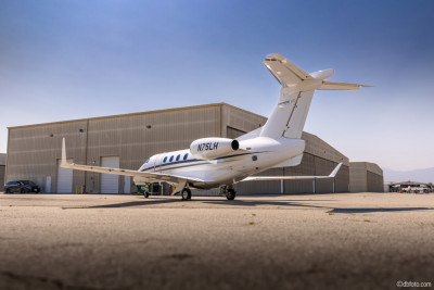 2017 Embraer Phenom 300: 