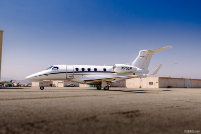 2017 Embraer Phenom 300: 
