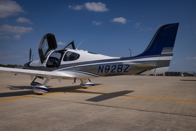 2004 Cirrus SR22 G2: 