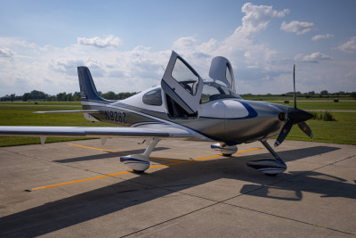 2004 Cirrus SR22 G2: 
