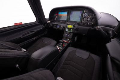2004 Cirrus SR22 G2: 