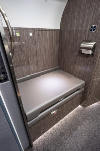 2018 Gulfstream G650ER: Aft Lavatory