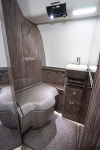 2018 Gulfstream G650ER: Forward Lavatory w/Sink