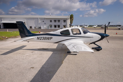 2014 Cirrus SR22 GTS: 