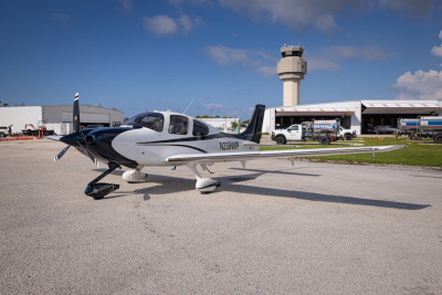2014 Cirrus SR22 GTS: 