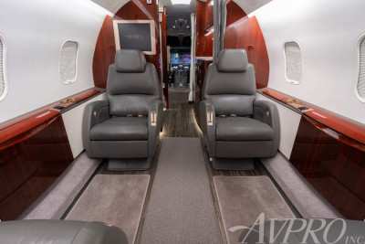 2005 Bombardier Challenger 300: 