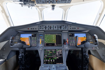 2009 Dassault Falcon 2000LX: 