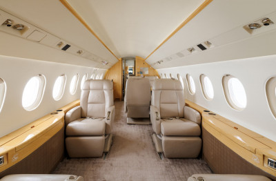 2009 Dassault Falcon 2000LX: 