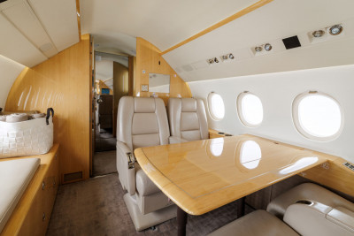 2009 Dassault Falcon 2000LX: 
