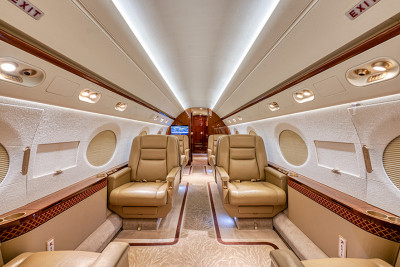 2015 Gulfstream G550: N900AL - Interior Mid