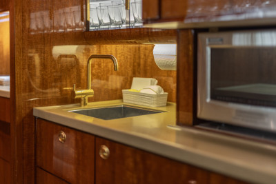 2001 Gulfstream G-IV SP: 