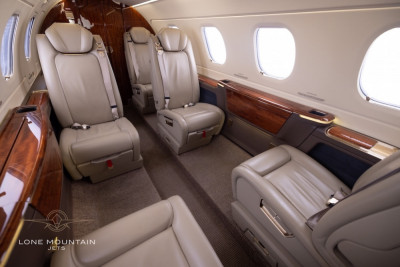 2018 Embraer Phenom 300E: 