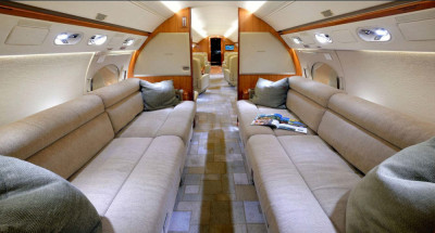 2005 Gulfstream G550: Aft cabin looking forward